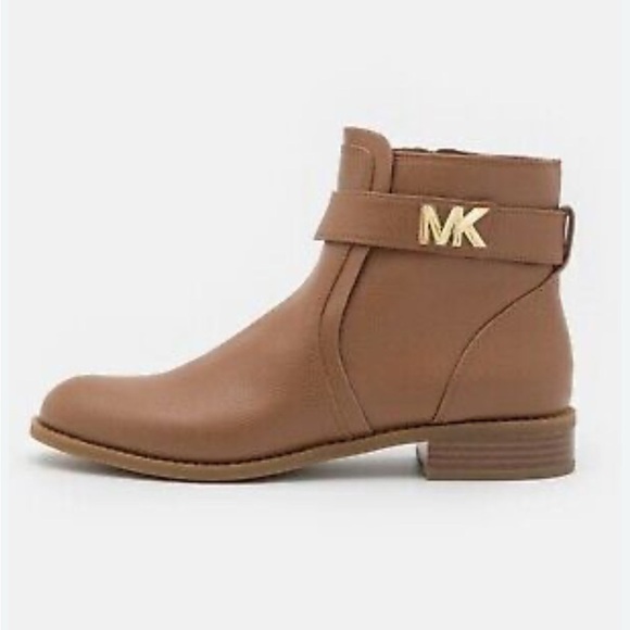 Michael Kors Shoes - NEW Michael Kors Women's Jilly Flat‎ Booties size 6 Tan